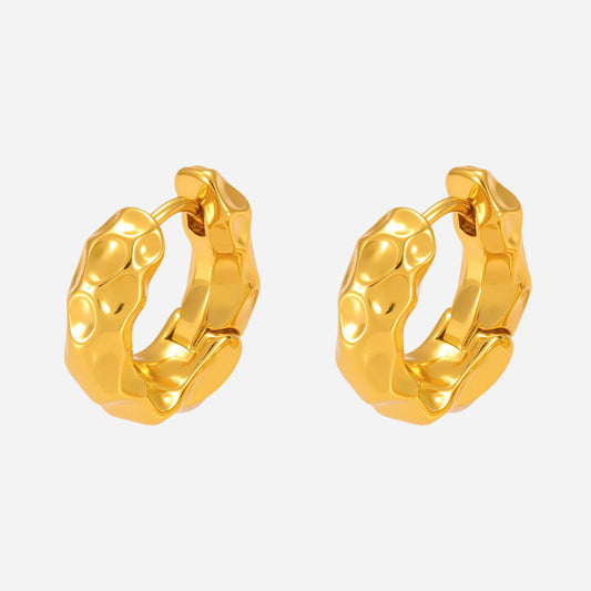 How to Fix Earrings That Won’t Close