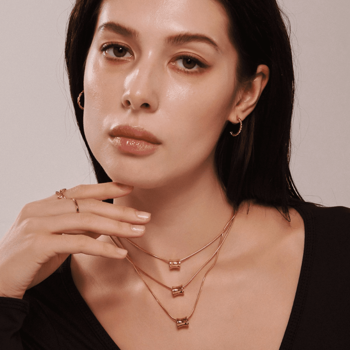 Collar de elegancia minimalista en la cintura