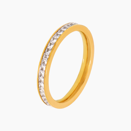 Anillos apilados con diamantes