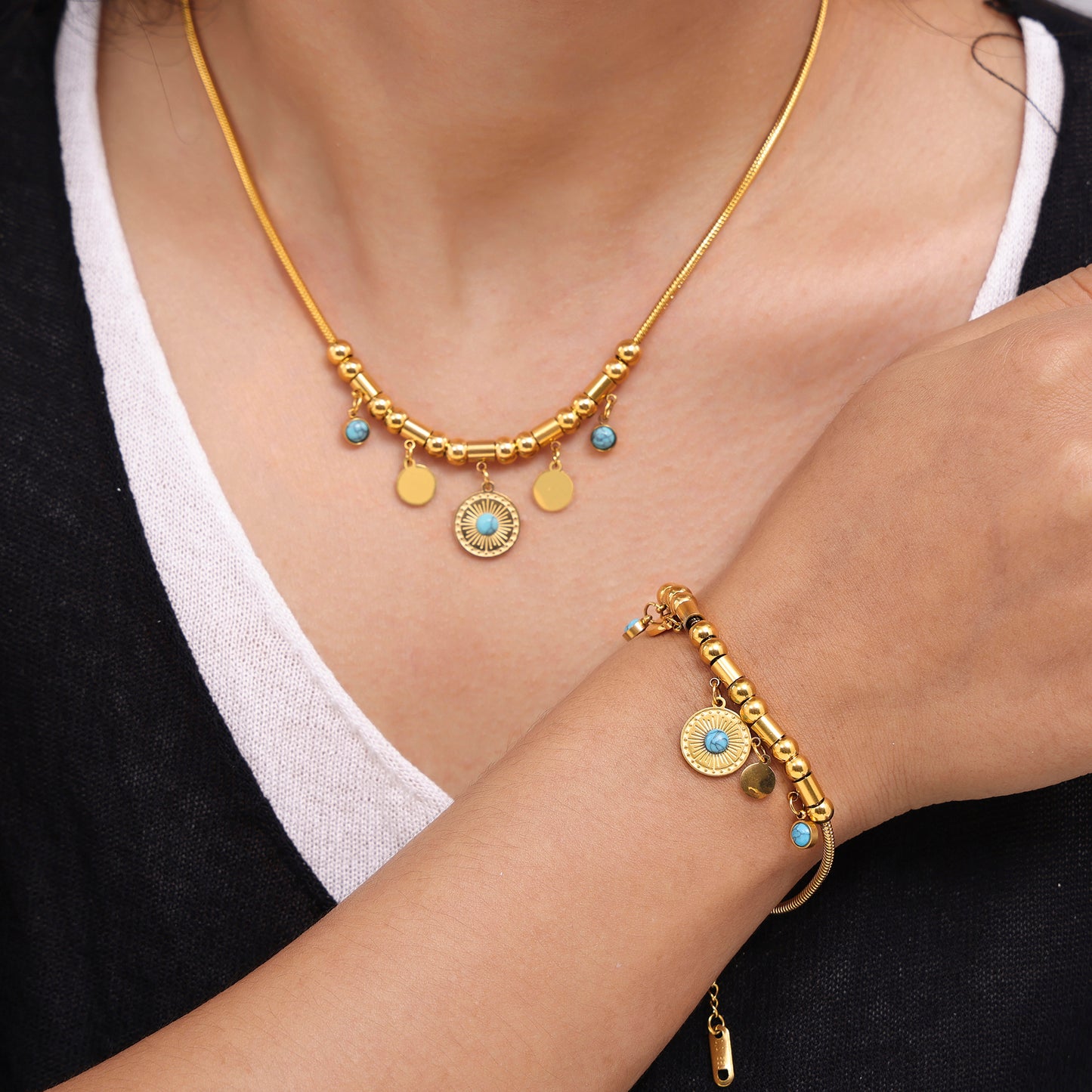 Pulsera con colgante redondo de turquesa azul
