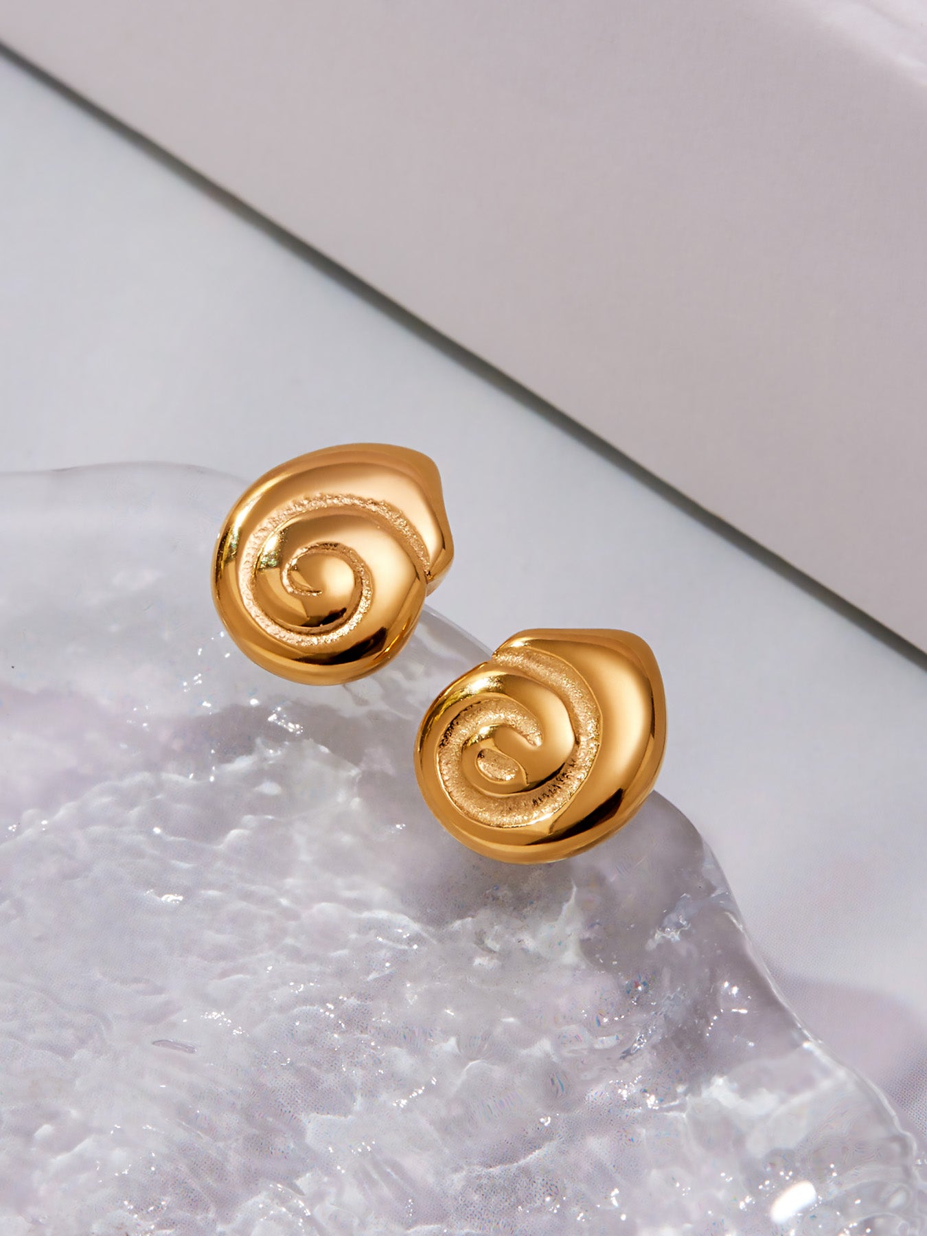 Pendientes de acero inoxidable Be Still