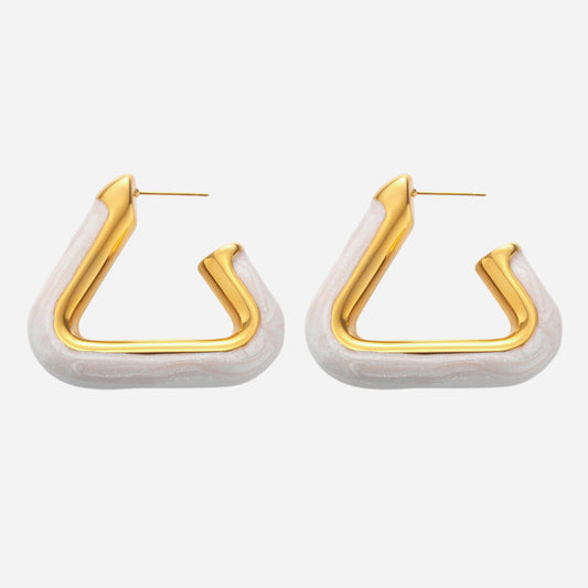 Pendientes triangulares huecos con gotas de aceite