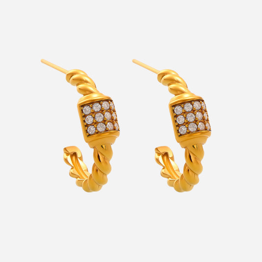 Pendientes de circonita con forma de C y masa frita