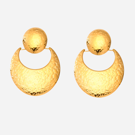Pendientes de acero inoxidable martillado con forma de luna