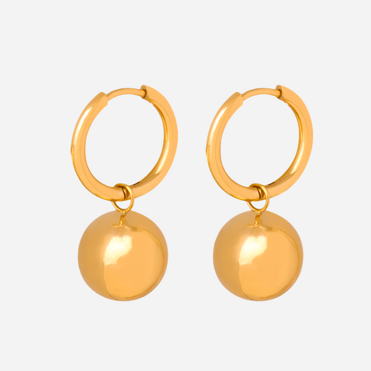Pendientes chapados en oro con colgante de bola