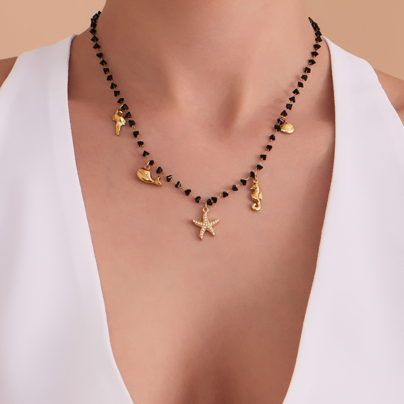 Collar de cadena de clavícula con múltiples colgantes de estrella de mar y circonita de cristal negro natural