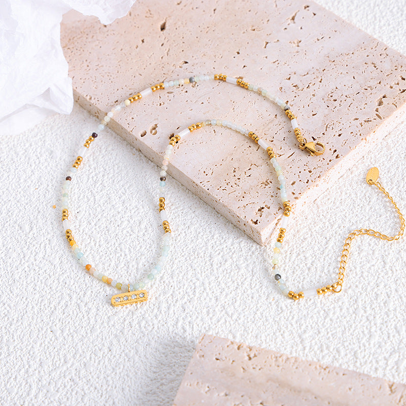 Collar con colgante de piedra natural