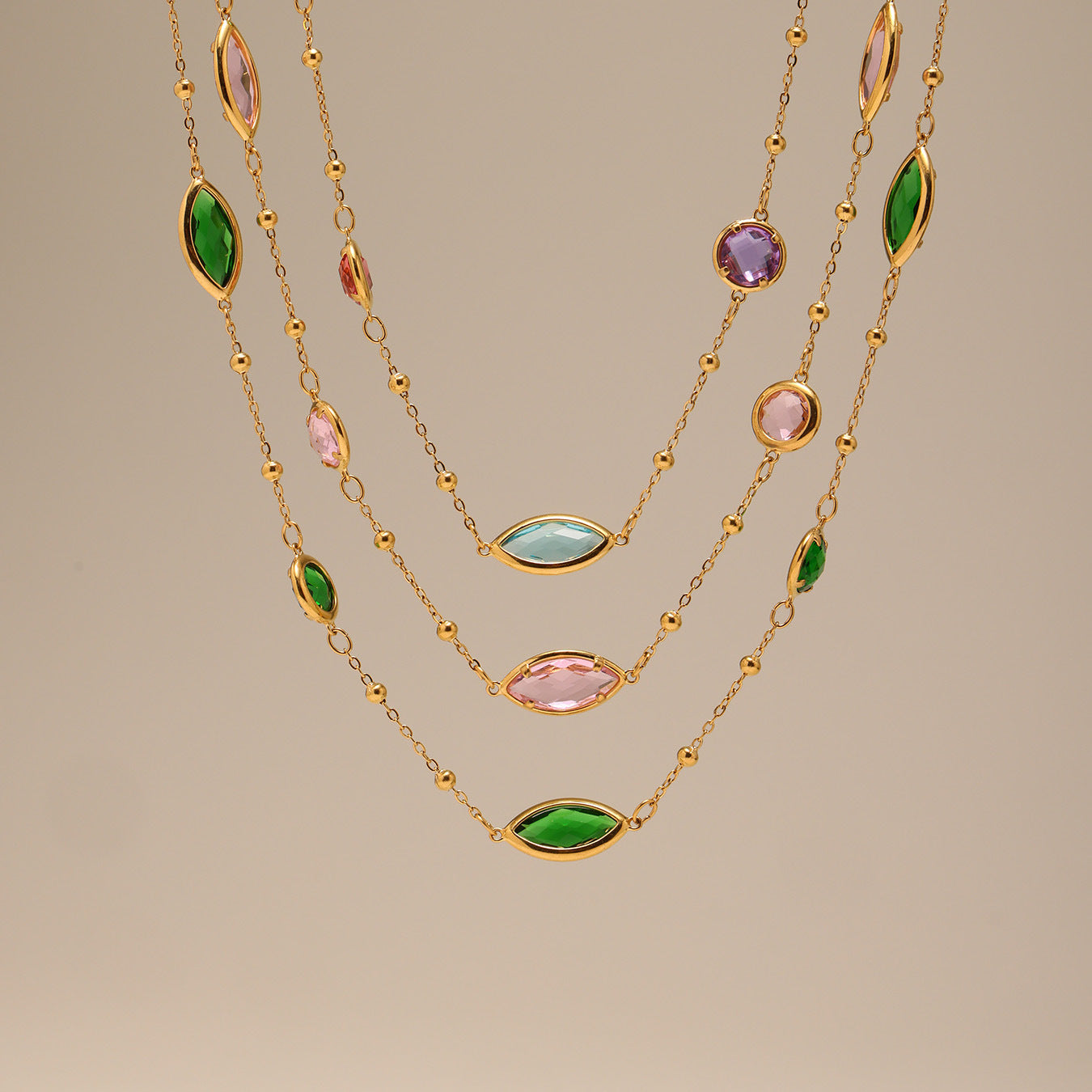 Collar de cristal marino arcoíris | Joyería llamativa multicolor con cuentas doradas