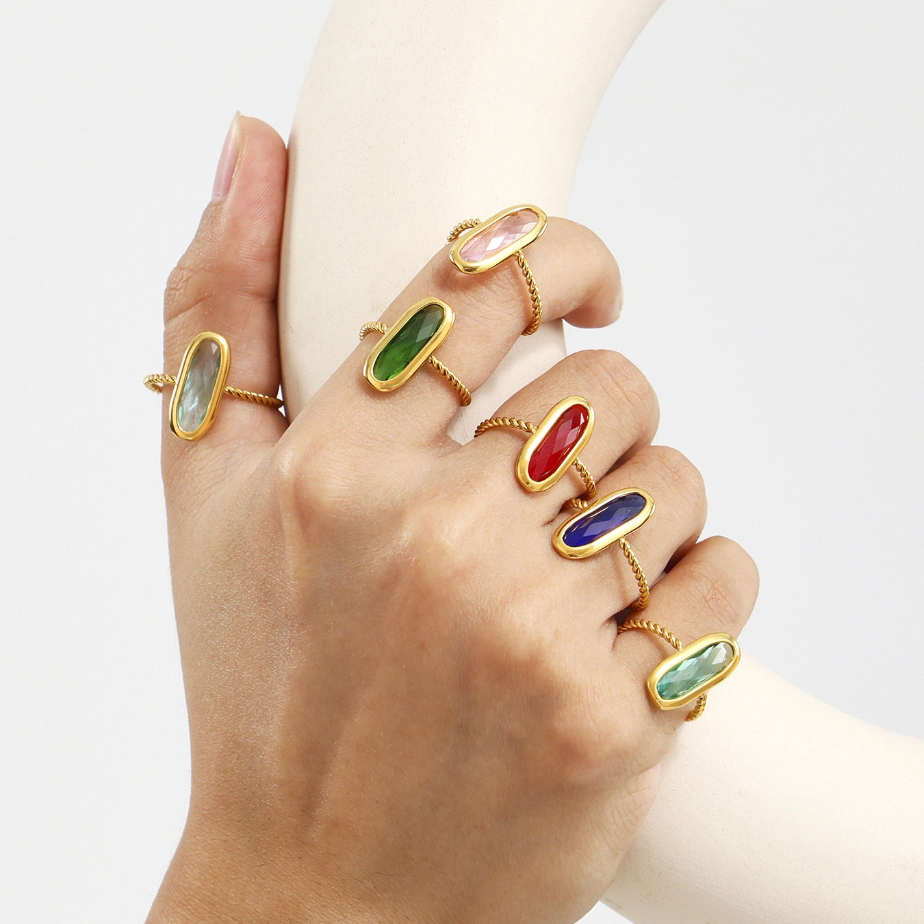 Anillos roscados de vidrio checo con bolas de acero roscadas