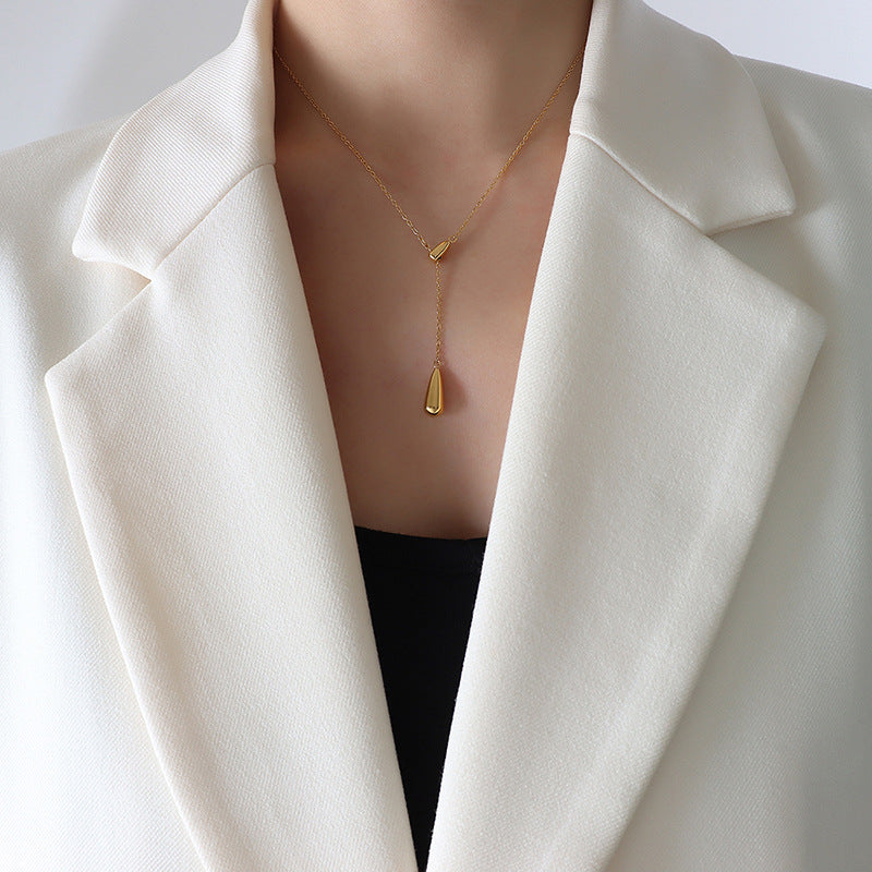 Collar deslizante con borlas colgantes de moda