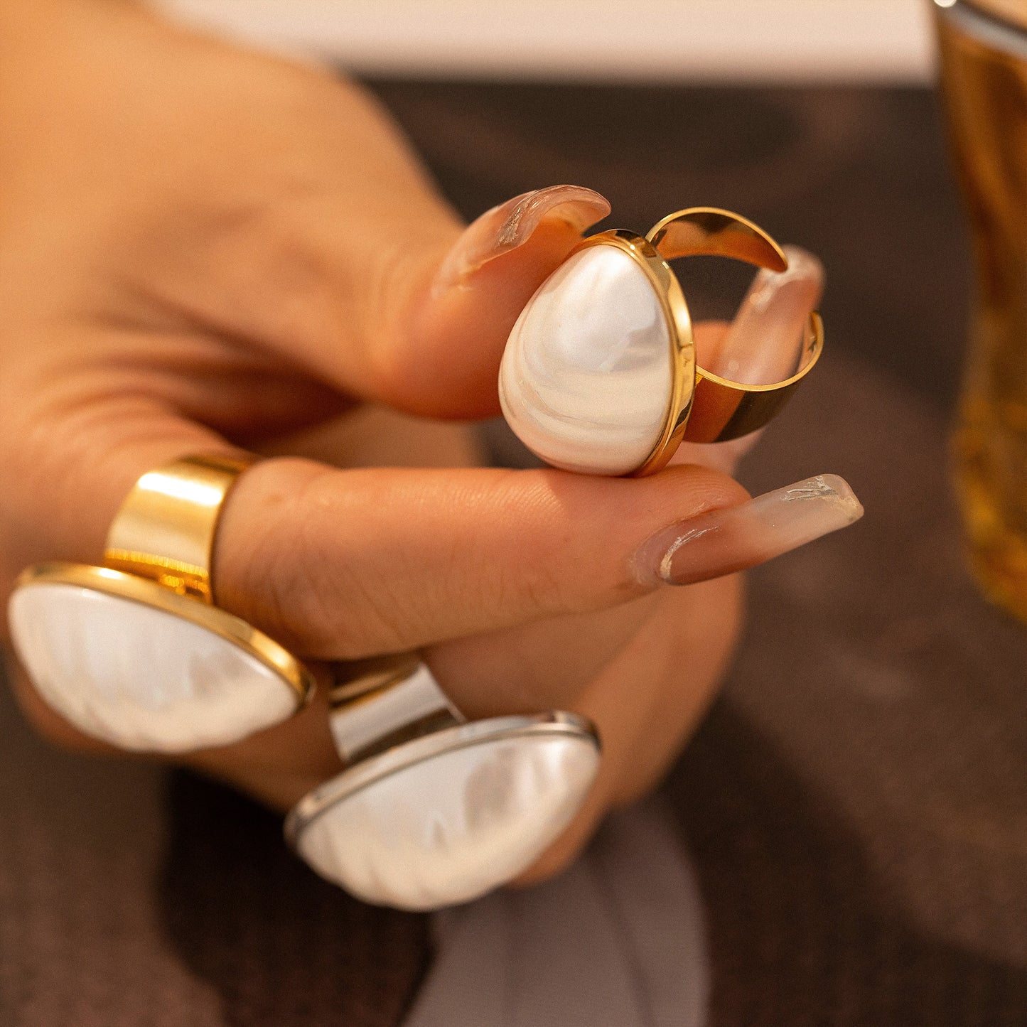 Anillos de acero inoxidable con concha ovalada