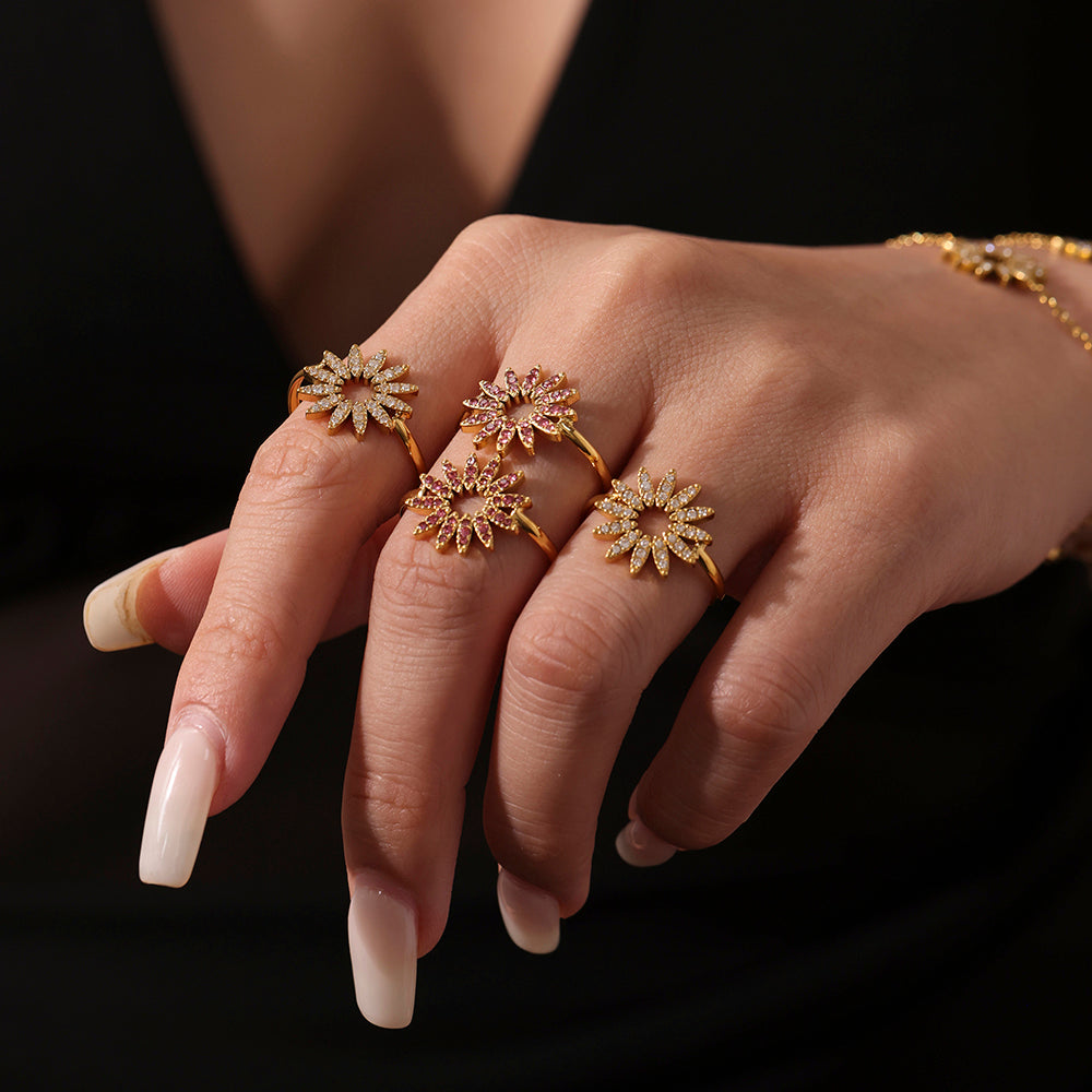 Anillos ajustables de acero inoxidable con circonita y girasol