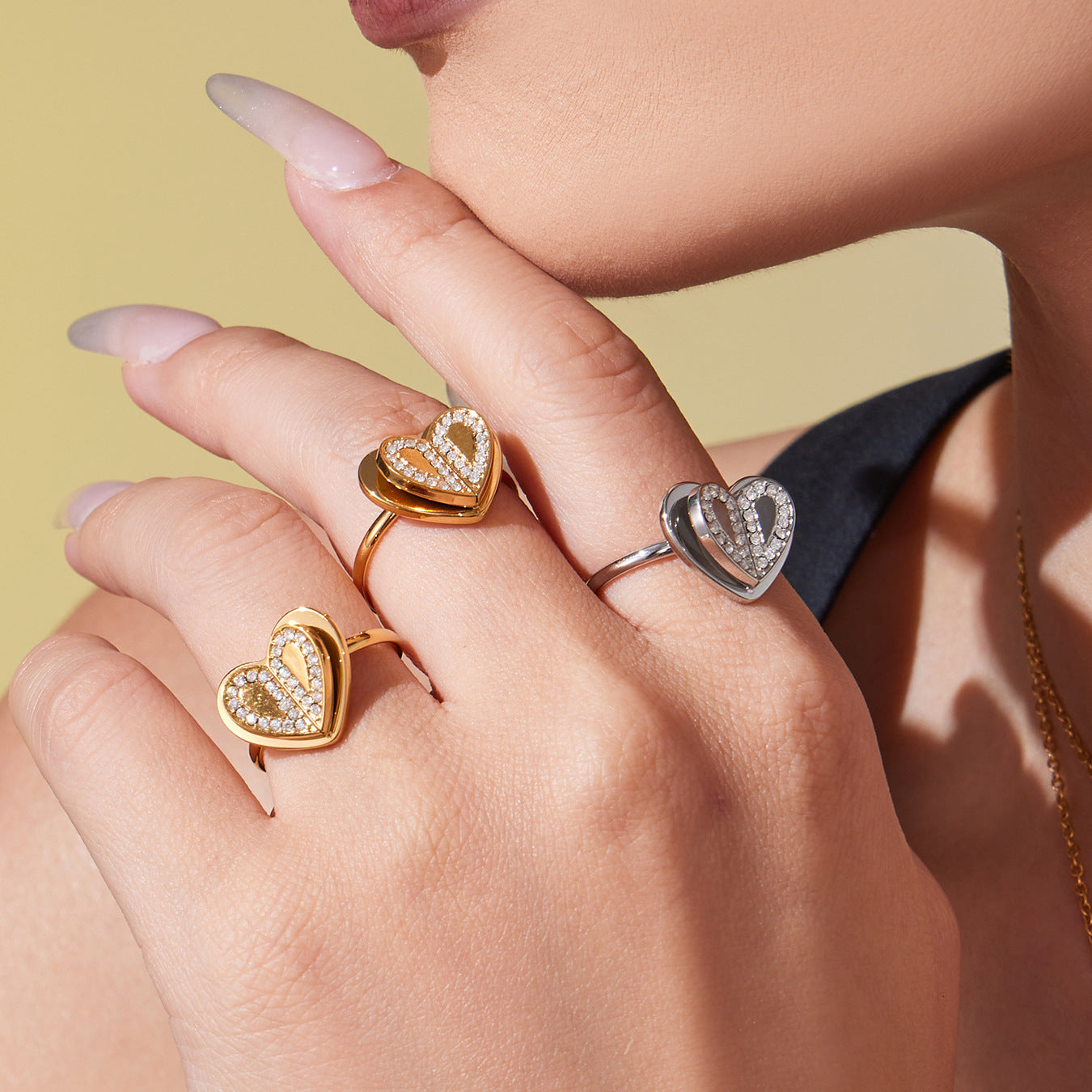 Anillos de corazón de doble capa tridimensionales con circonita 5A superbrillantes (Eres amado)