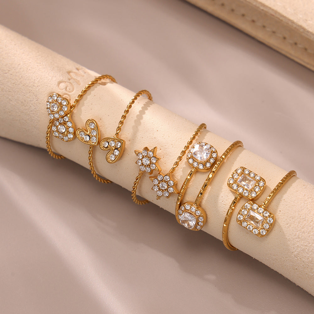 Anillos de acero inoxidable con circonita cúbica en forma de corazón