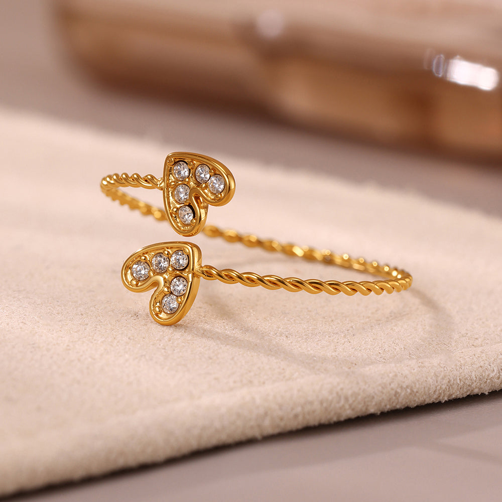 Anillos de acero inoxidable con circonita cúbica en forma de corazón