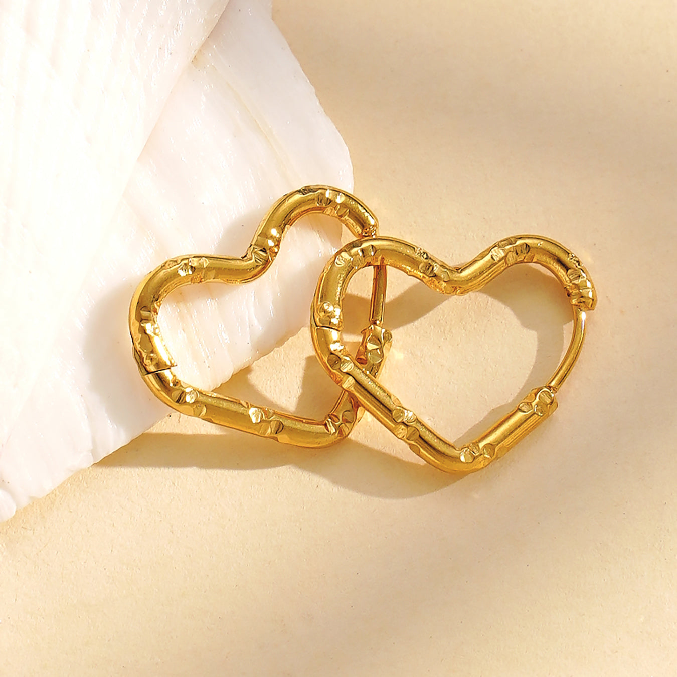 Pendientes de acero inoxidable con forma de corazón