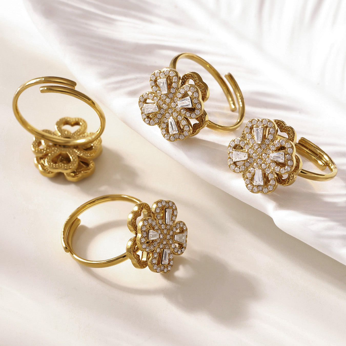 Anillo de flor de circón